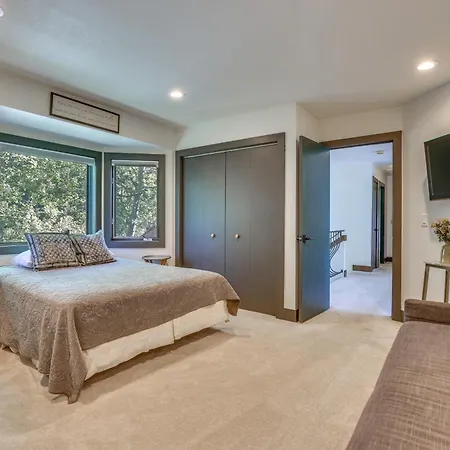 Walk To Main St Frisco Home With Hot Tub And Deck!